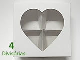 Caixa com Divisória para Docinhos, Caixa 4 Divisórias Coração (Branca), Medida 8 X 7.5 X 4 cm
